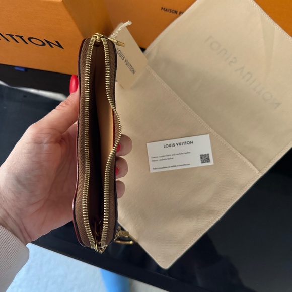 BRAND NEW!  Louis Vuitton Bone Wallet - Picture 4 of 5